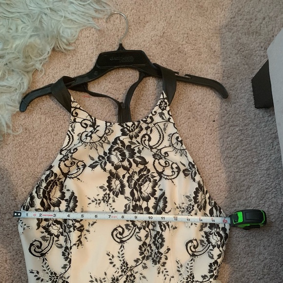 ✨Alice + Olivia Isla T-Back Maxi Dress - Picture 8 of 9